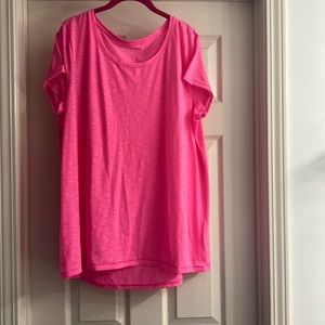 Solid color Lilly Pulitzer Tshirt